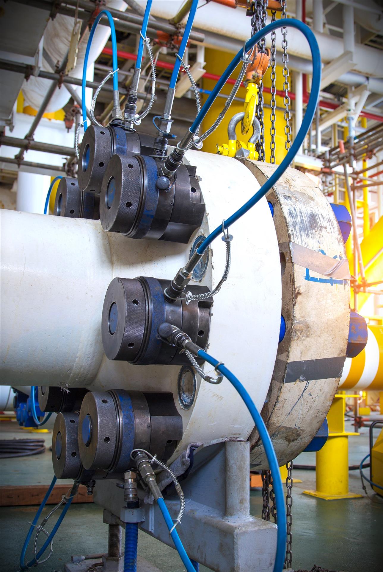 Flexible hose for hydraulic bolt tensioning